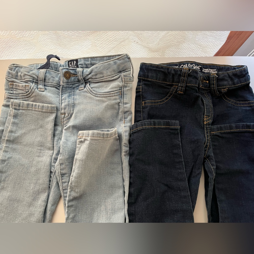 Little girls Jeans (Cat & Jack Sz5 ) (Gap Sz 6)